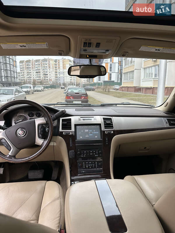 Внедорожник / Кроссовер Cadillac Escalade 2011 в Киеве