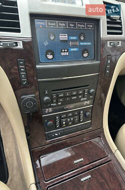 Внедорожник / Кроссовер Cadillac Escalade 2011 в 
