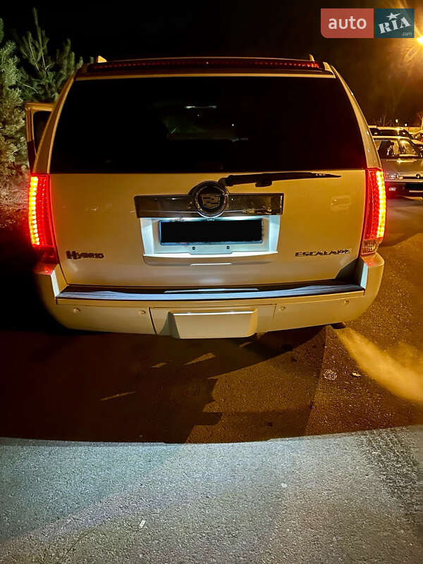 Внедорожник / Кроссовер Cadillac Escalade 2011 в Киеве