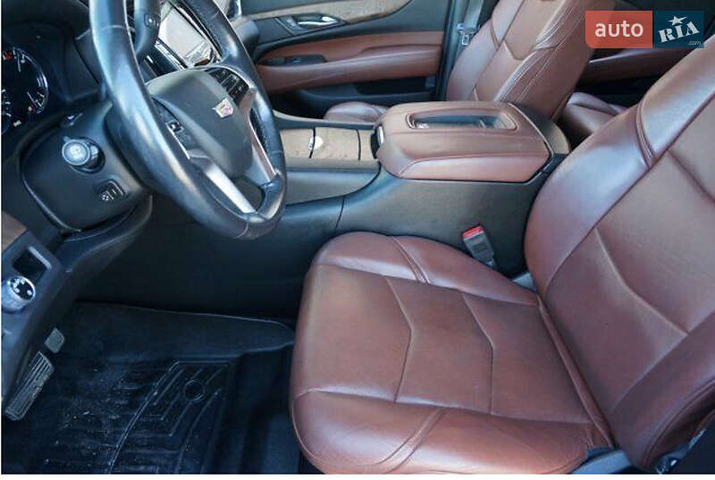 Позашляховик / Кросовер Cadillac Escalade 2017 в Києві
