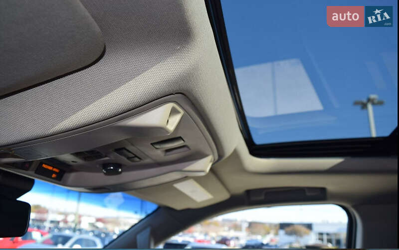 Позашляховик / Кросовер Cadillac Escalade 2017 в Києві