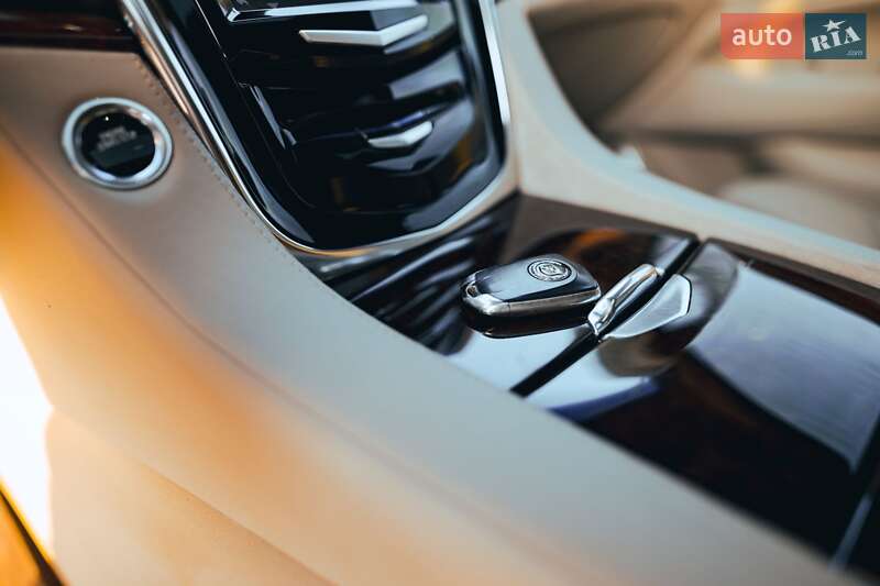 Внедорожник / Кроссовер Cadillac Escalade 2014 в Ужгороде фото 30 Внедорожник / Кроссовер Cadillac Escalade 2014 в Ужгороде