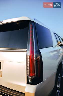 Внедорожник / Кроссовер Cadillac Escalade 2014 в 