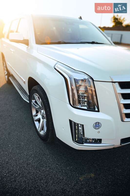 Внедорожник / Кроссовер Cadillac Escalade 2014 в Ужгороде фото 48 Внедорожник / Кроссовер Cadillac Escalade 2014 в Ужгороде