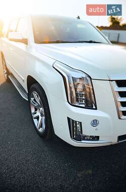 Внедорожник / Кроссовер Cadillac Escalade 2014 в 