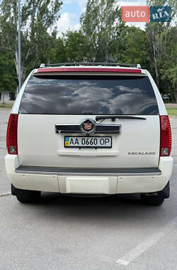 Внедорожник / Кроссовер Cadillac Escalade 2007 в 