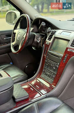 Внедорожник / Кроссовер Cadillac Escalade 2007 в 