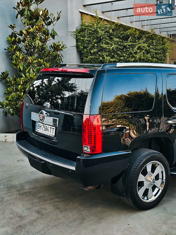 Внедорожник / Кроссовер Cadillac Escalade 2007 в Одессе фото 17 Внедорожник / Кроссовер Cadillac Escalade 2007 в Одессе