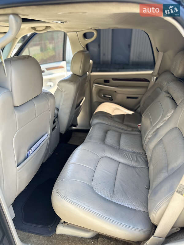 Внедорожник / Кроссовер Cadillac Escalade 2001 в Киеве