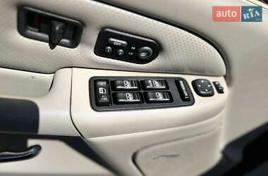 Внедорожник / Кроссовер Cadillac Escalade 2001 в 