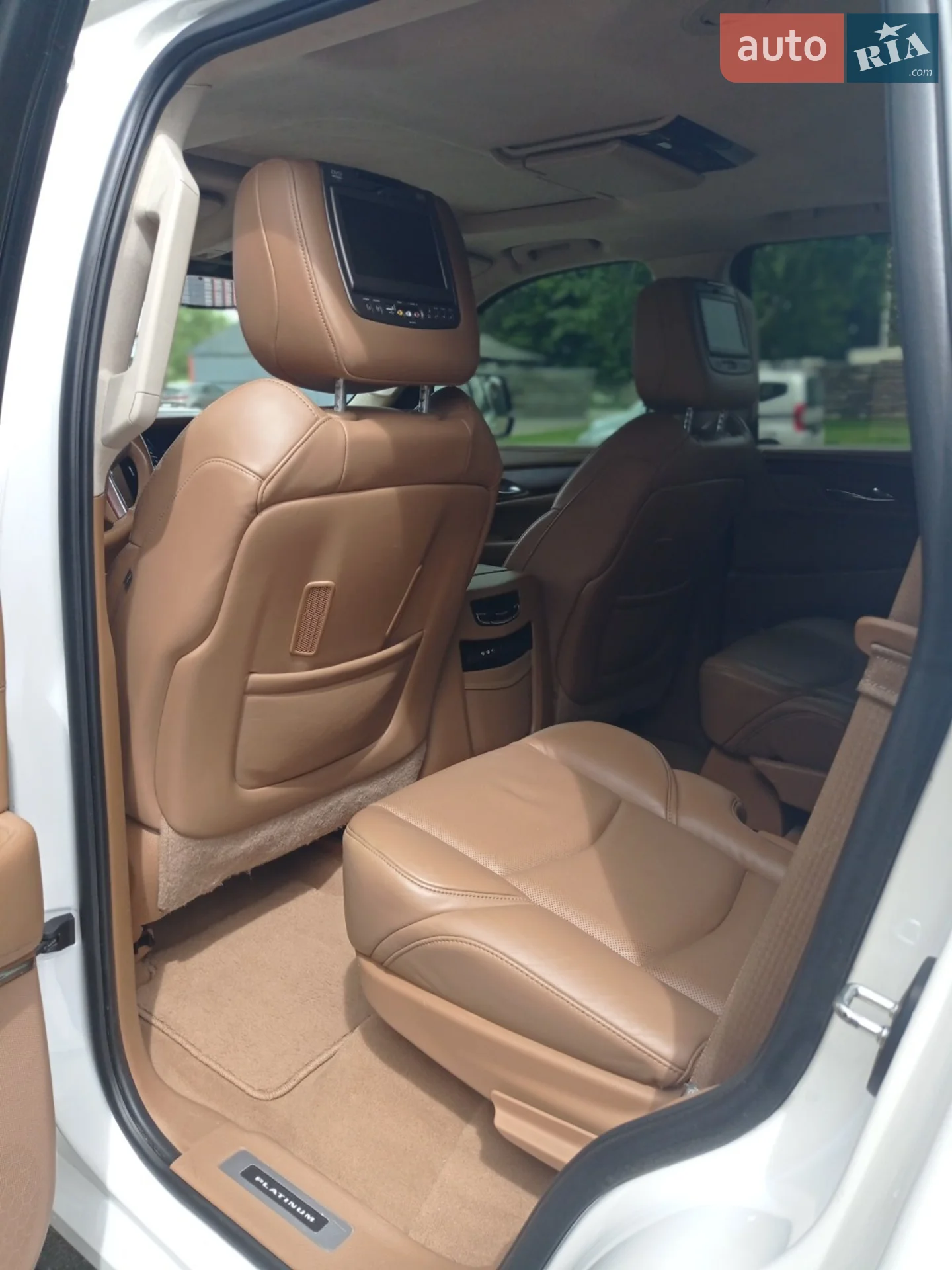 2016 Cadillac Escalade - мініатюра 29