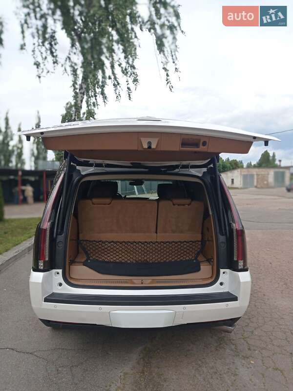 Позашляховик / Кросовер Cadillac Escalade 2016 в Чернігові фото 13 Позашляховик / Кросовер Cadillac Escalade 2016 в Чернігові