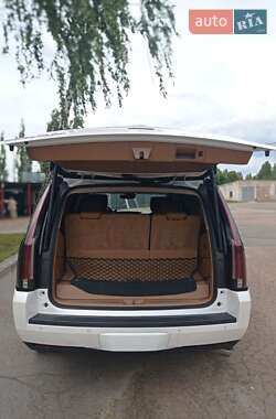 Внедорожник / Кроссовер Cadillac Escalade 2016 в 