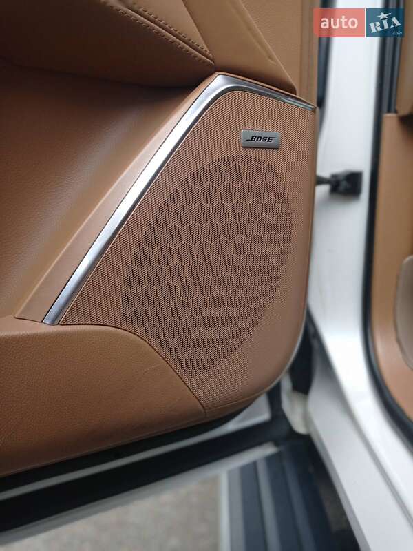 Позашляховик / Кросовер Cadillac Escalade 2016 в Чернігові фото 34 Позашляховик / Кросовер Cadillac Escalade 2016 в Чернігові