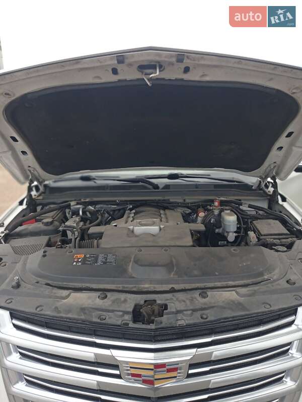 Позашляховик / Кросовер Cadillac Escalade 2016 в Чернігові фото 23 Позашляховик / Кросовер Cadillac Escalade 2016 в Чернігові