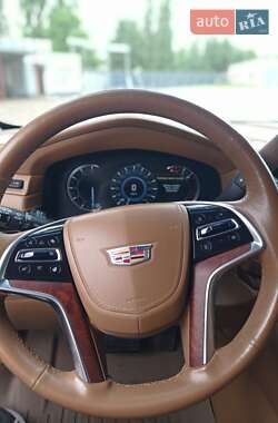 Внедорожник / Кроссовер Cadillac Escalade 2016 в 