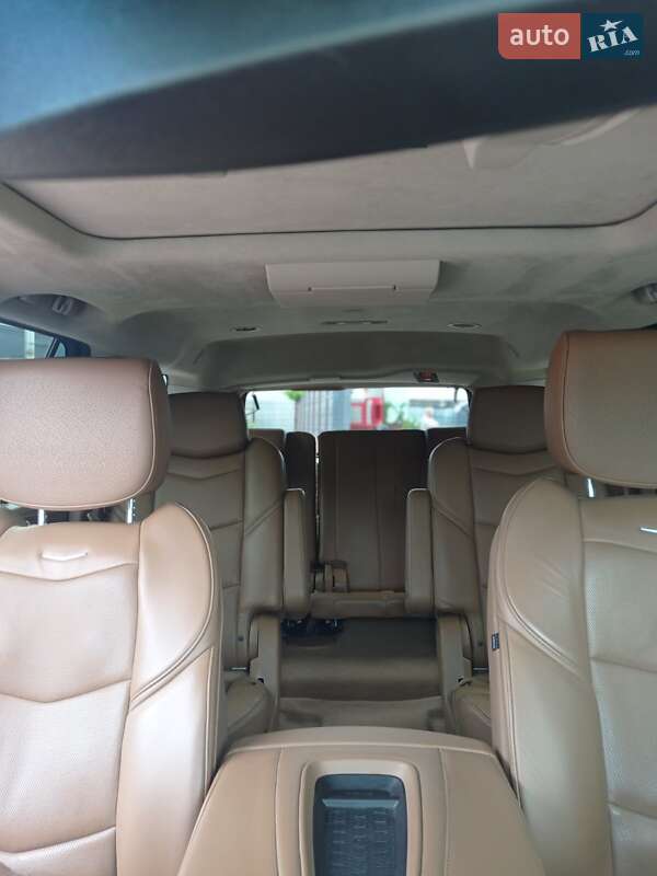 Позашляховик / Кросовер Cadillac Escalade 2016 в Чернігові фото 27 Позашляховик / Кросовер Cadillac Escalade 2016 в Чернігові