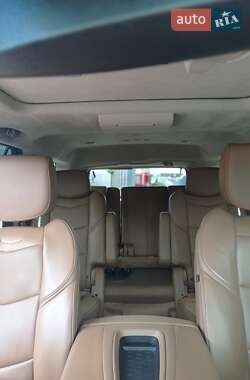 Внедорожник / Кроссовер Cadillac Escalade 2016 в 