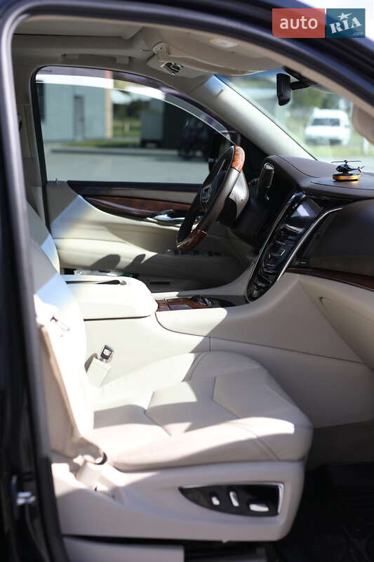 Внедорожник / Кроссовер Cadillac Escalade 2014 в Львове фото 10 Внедорожник / Кроссовер Cadillac Escalade 2014 в Львове