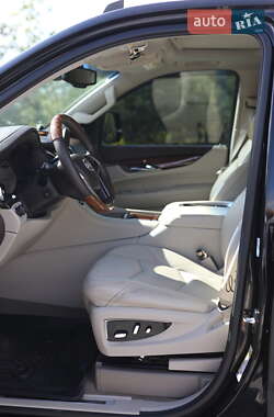 Внедорожник / Кроссовер Cadillac Escalade 2014 в 
