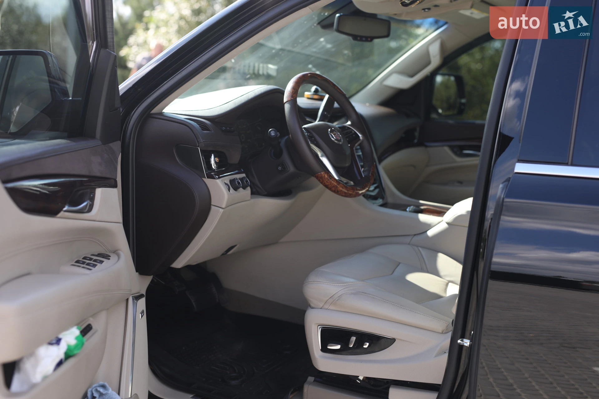 2014 Cadillac Escalade - мініатюра 23