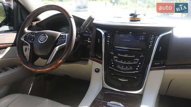 Внедорожник / Кроссовер Cadillac Escalade 2014 в Львове фото 36 Внедорожник / Кроссовер Cadillac Escalade 2014 в Львове