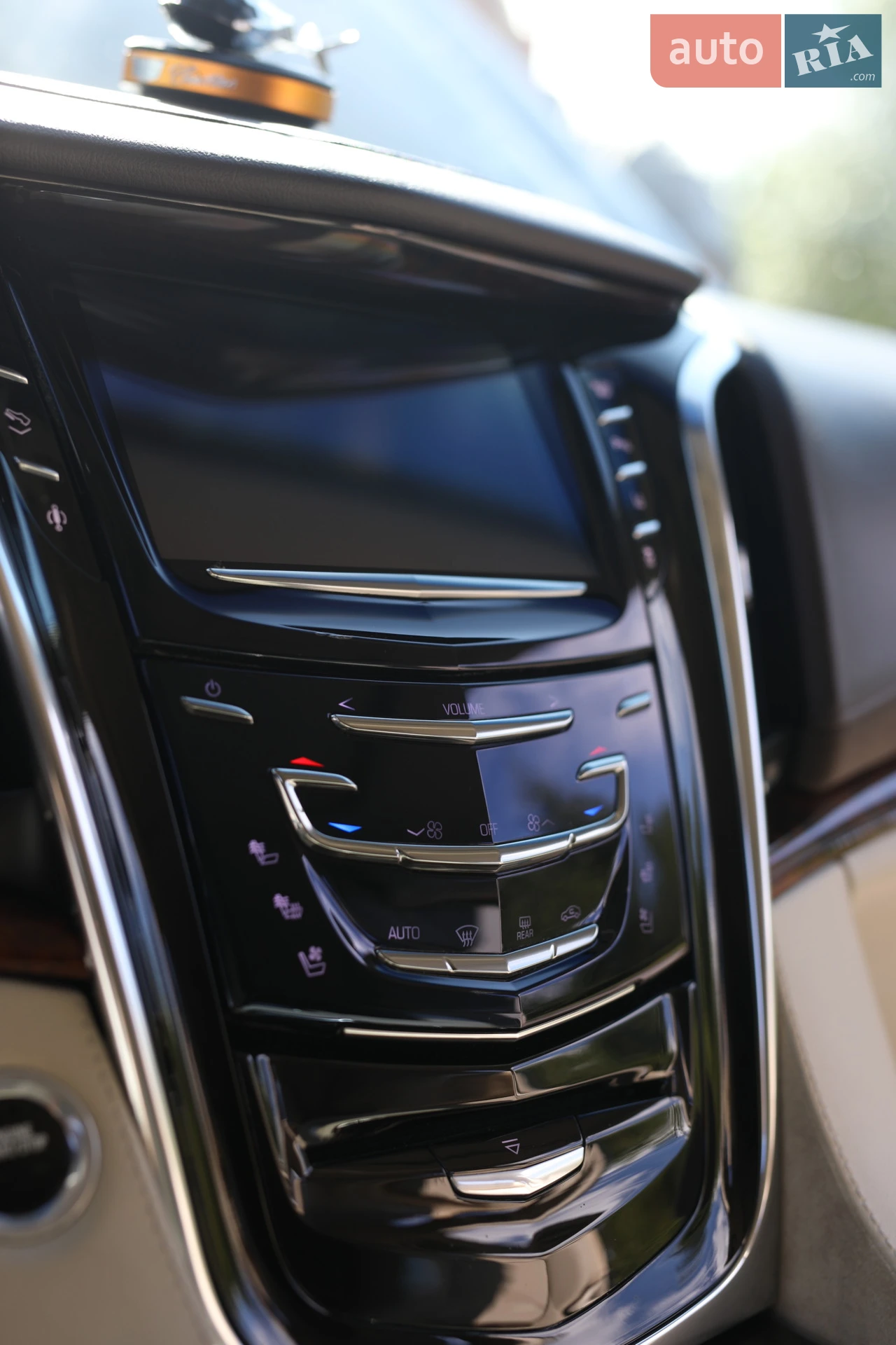 2014 Cadillac Escalade - мініатюра 40