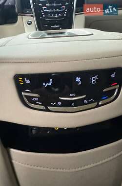 Внедорожник / Кроссовер Cadillac Escalade 2014 в 