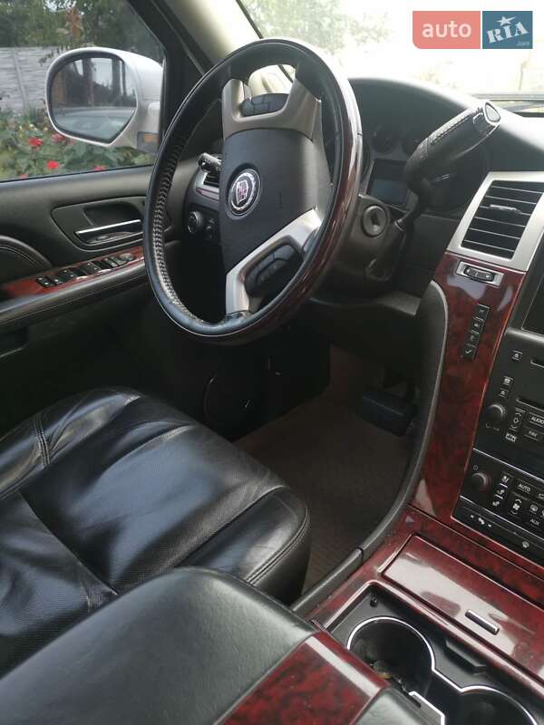Внедорожник / Кроссовер Cadillac Escalade 2008 в Киеве