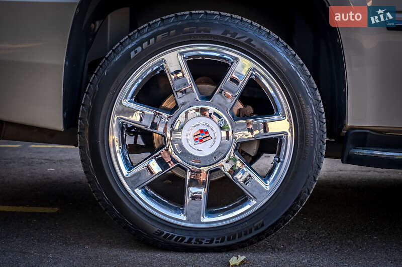 Позашляховик / Кросовер Cadillac Escalade 2011 в Києві
