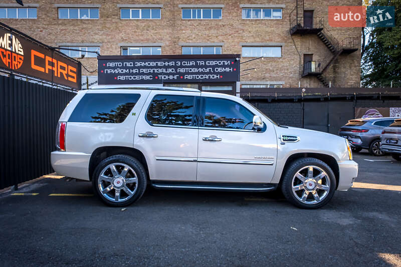 Позашляховик / Кросовер Cadillac Escalade 2011 в Києві