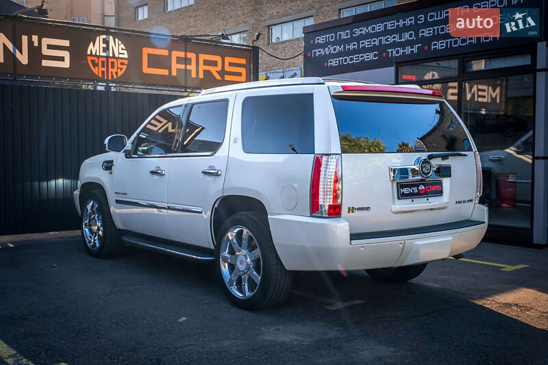 Позашляховик / Кросовер Cadillac Escalade 2011 в Києві