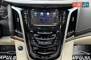 Внедорожник / Кроссовер Cadillac Escalade 2018 в 