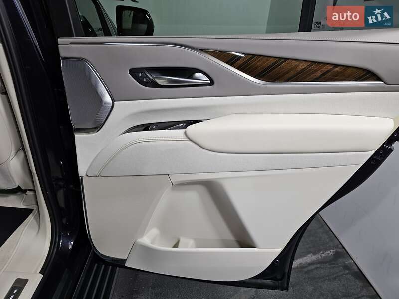 Внедорожник / Кроссовер Cadillac Escalade 2022 в Киеве