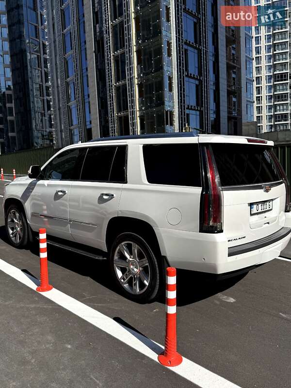 Внедорожник / Кроссовер Cadillac Escalade 2017 в Киеве