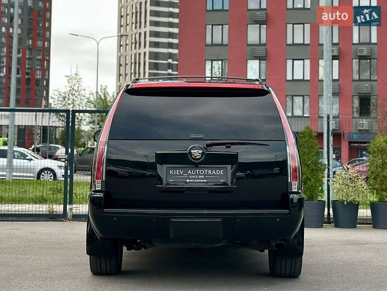 Позашляховик / Кросовер Cadillac Escalade 2007 в Києві