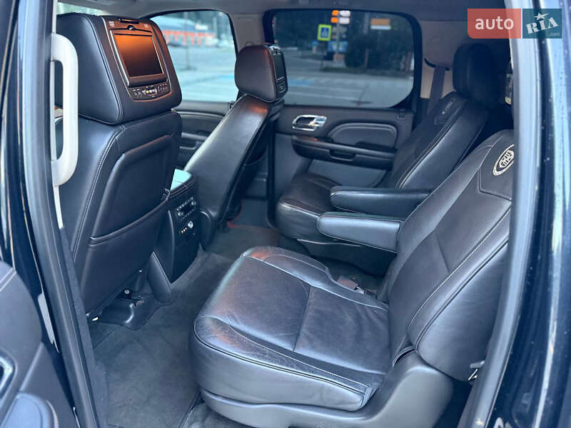 Внедорожник / Кроссовер Cadillac Escalade 2013 в Сколе