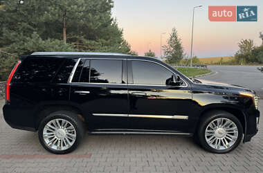 Внедорожник / Кроссовер Cadillac Escalade 2016 в 