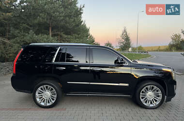 Внедорожник / Кроссовер Cadillac Escalade 2016 в 