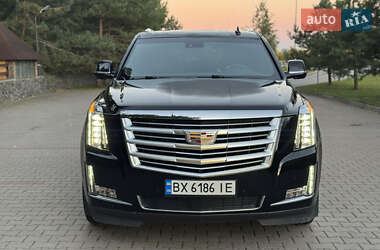 Внедорожник / Кроссовер Cadillac Escalade 2016 в 