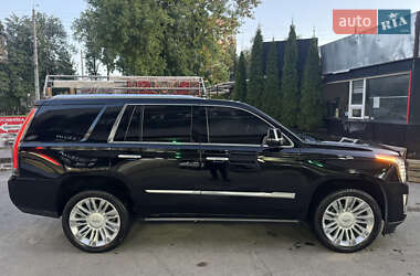 Внедорожник / Кроссовер Cadillac Escalade 2016 в 