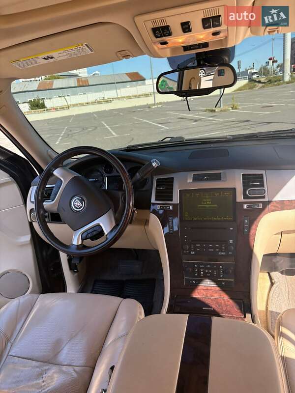 Внедорожник / Кроссовер Cadillac Escalade 2008 в Киеве фото 12 Внедорожник / Кроссовер Cadillac Escalade 2008 в Киеве