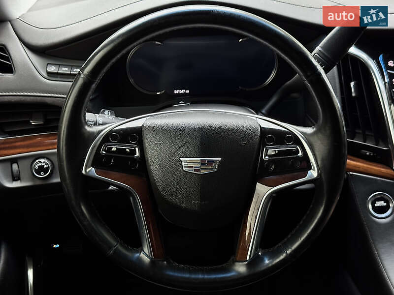 Внедорожник / Кроссовер Cadillac Escalade 2016 в Киеве