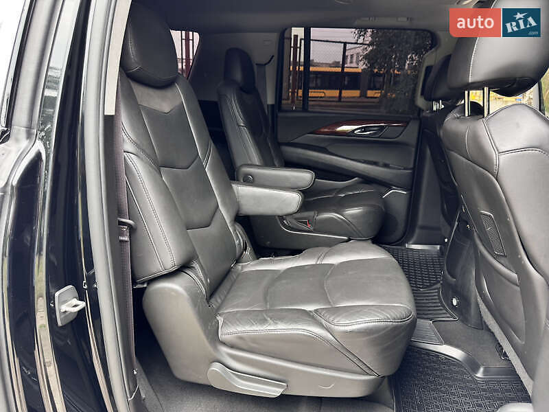 Внедорожник / Кроссовер Cadillac Escalade 2016 в Киеве