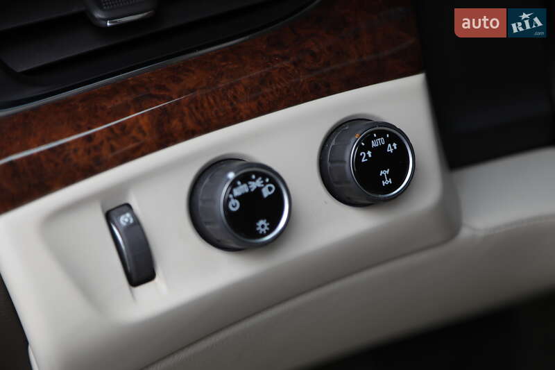 Внедорожник / Кроссовер Cadillac Escalade 2014 в Харькове