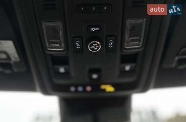 Позашляховик / Кросовер Cadillac Escalade 2021 в 