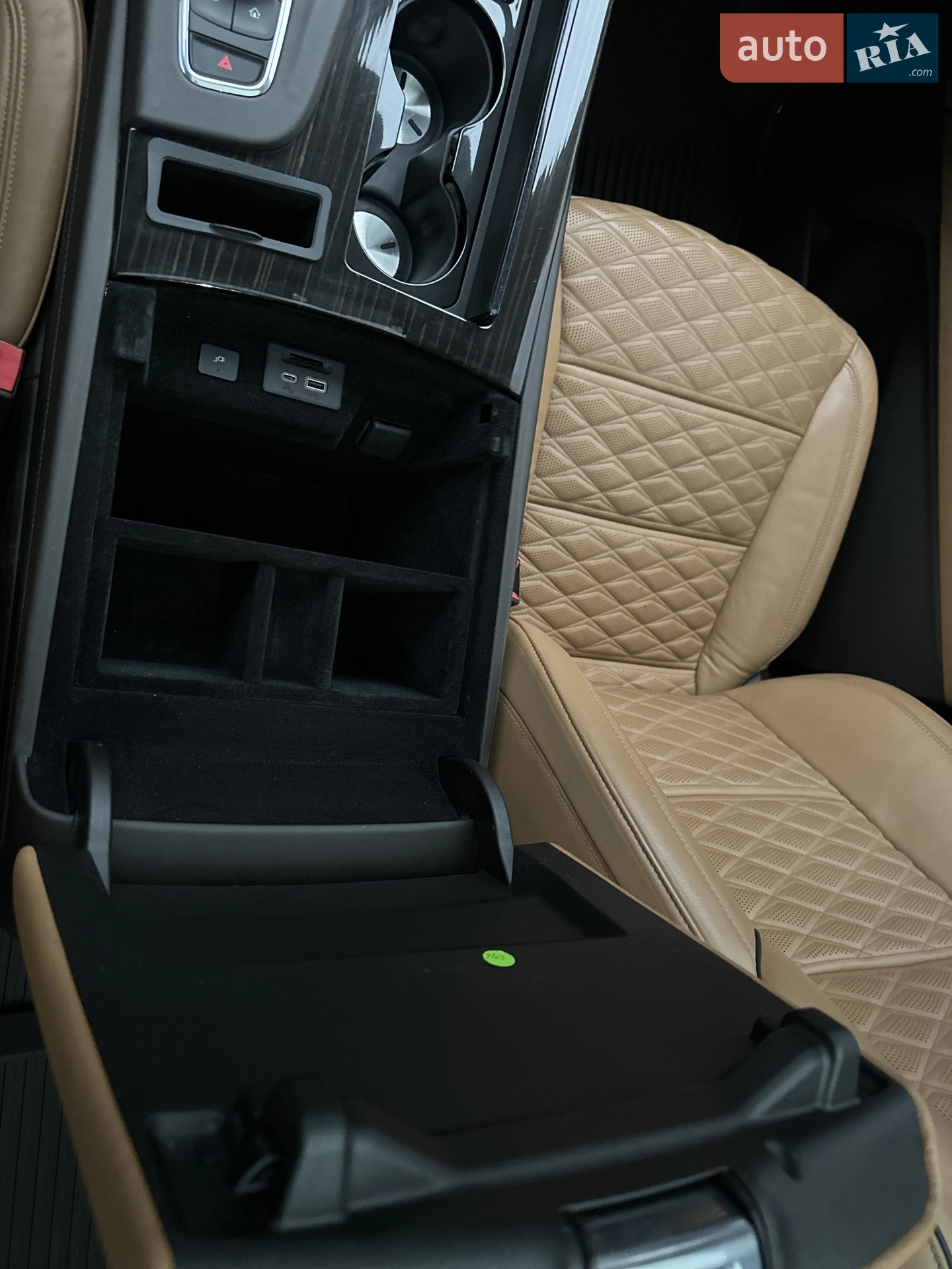 2021 Cadillac Escalade - мініатюра 58