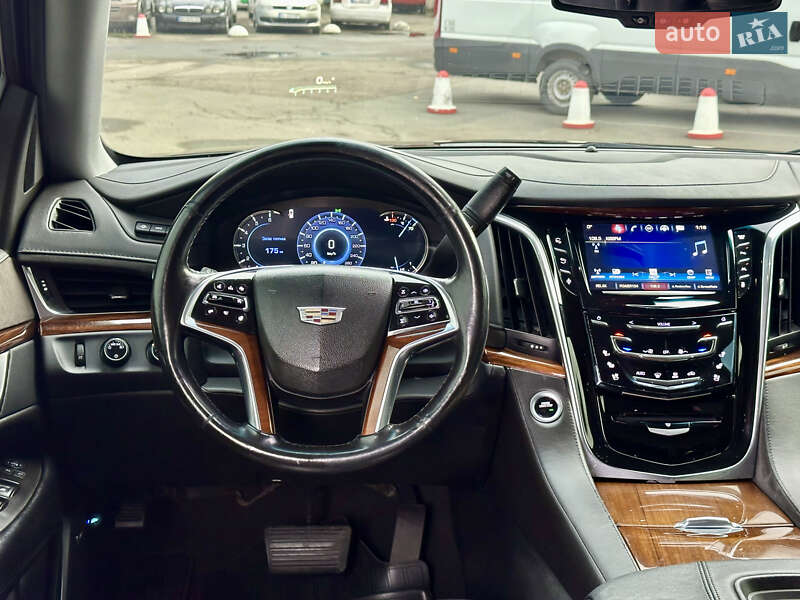 Внедорожник / Кроссовер Cadillac Escalade 2016 в Киеве фото 14 Внедорожник / Кроссовер Cadillac Escalade 2016 в Киеве
