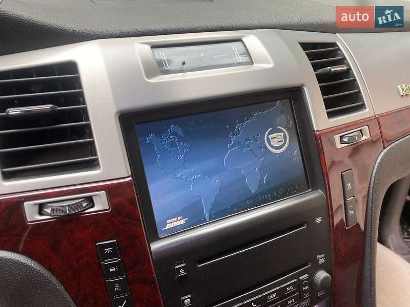 Позашляховик / Кросовер Cadillac Escalade 2008 в Дніпрі фото 41 Позашляховик / Кросовер Cadillac Escalade 2008 в Дніпрі