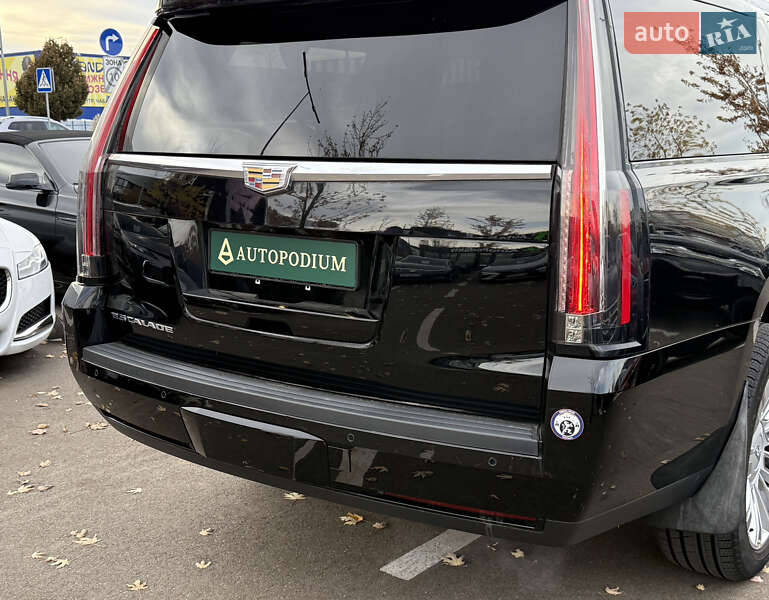 Внедорожник / Кроссовер Cadillac Escalade 2015 в Киеве